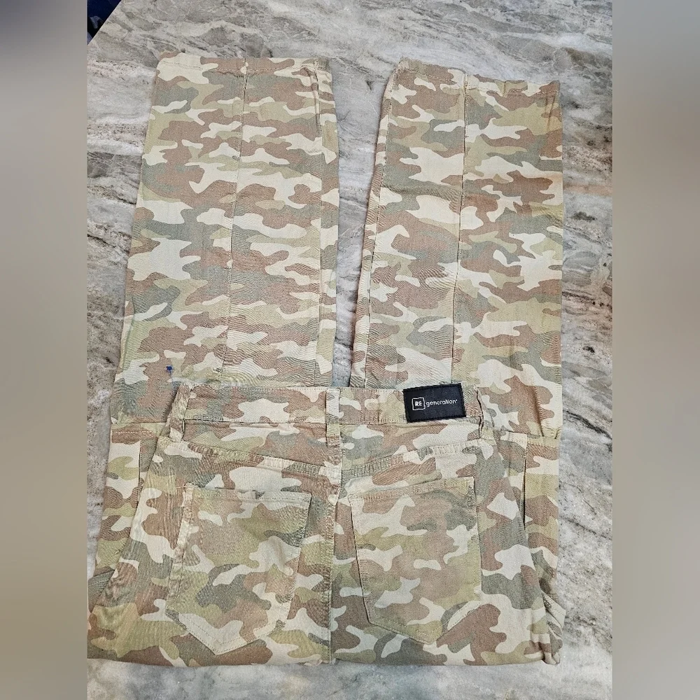 REgeneration by Celebrity Pink Women’s Camo Pants 3/26 Mid Rise Straight Leg